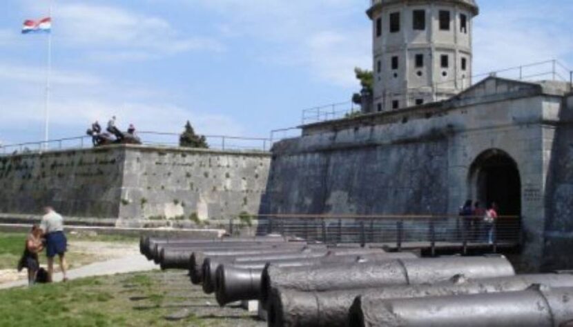 Le fortificazioni asburgiche di Pola